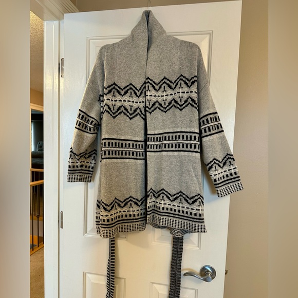 Thick cozy tie cardigan - Picture 3 of 7